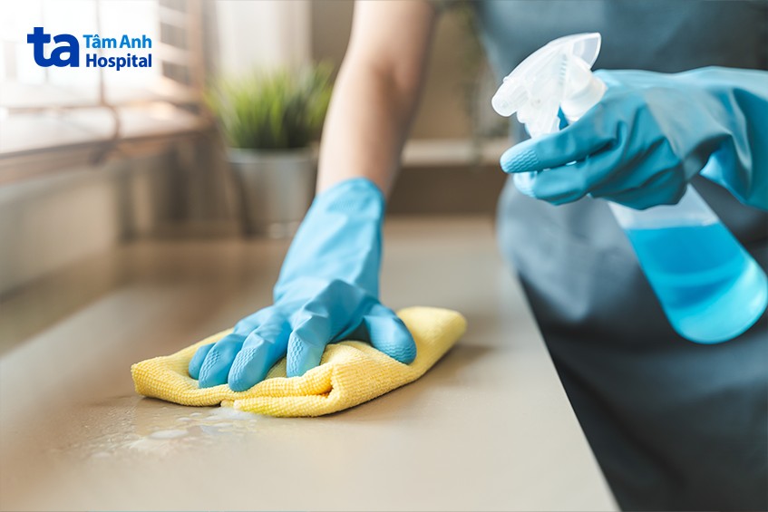 sát khuẩn bề mặt sinh hoạt và vật dụng