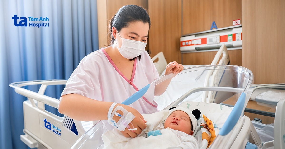 Sinh con ở tuổi 40 sau 2 lần sảy thai liên tiếp