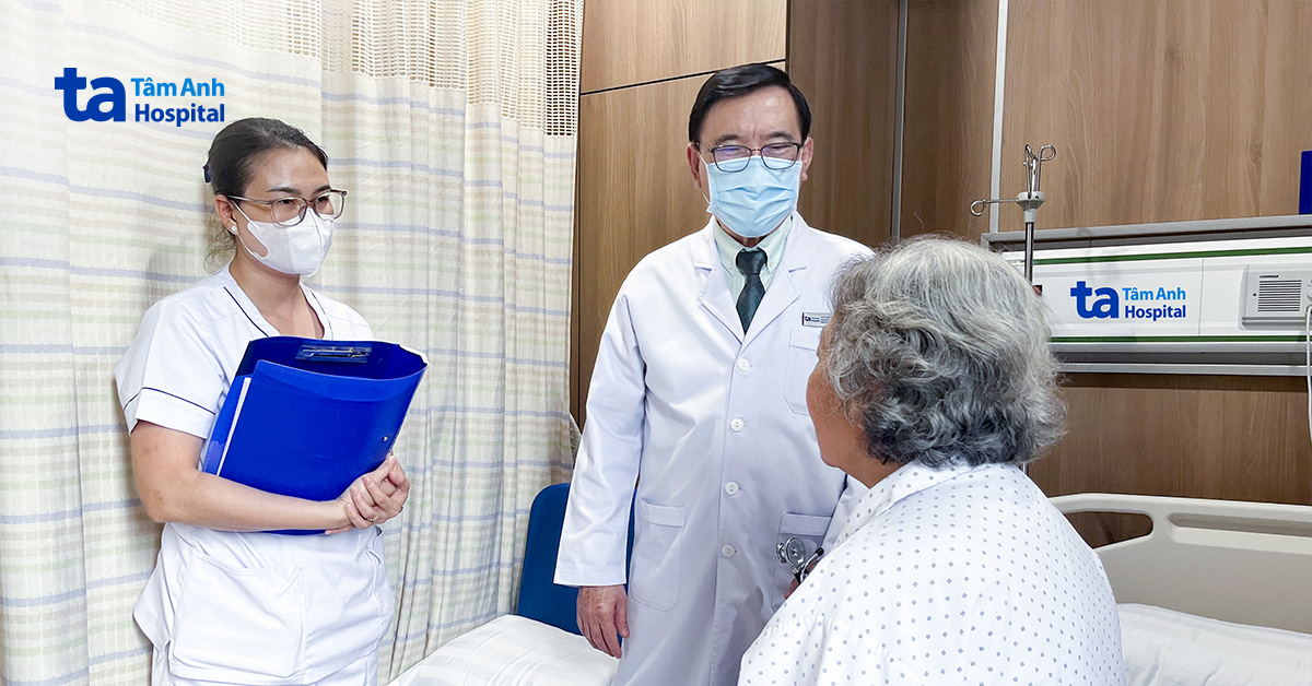 Suy tim, dọa phù phổi do biến chứng hẹp khít van tim