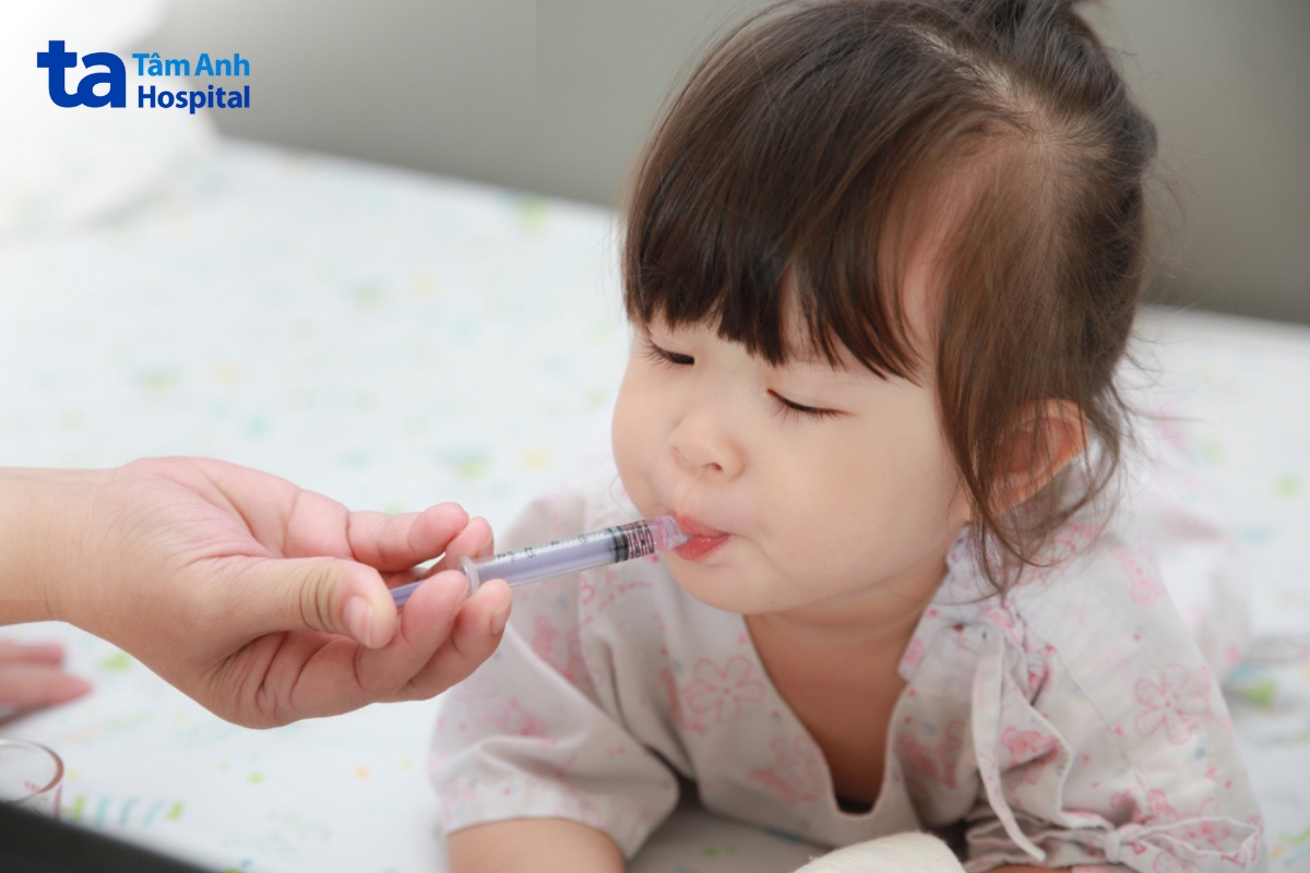 thuốc hạ sốt dạng nước thường dễ uống, khả năng hấp thụ nhanh