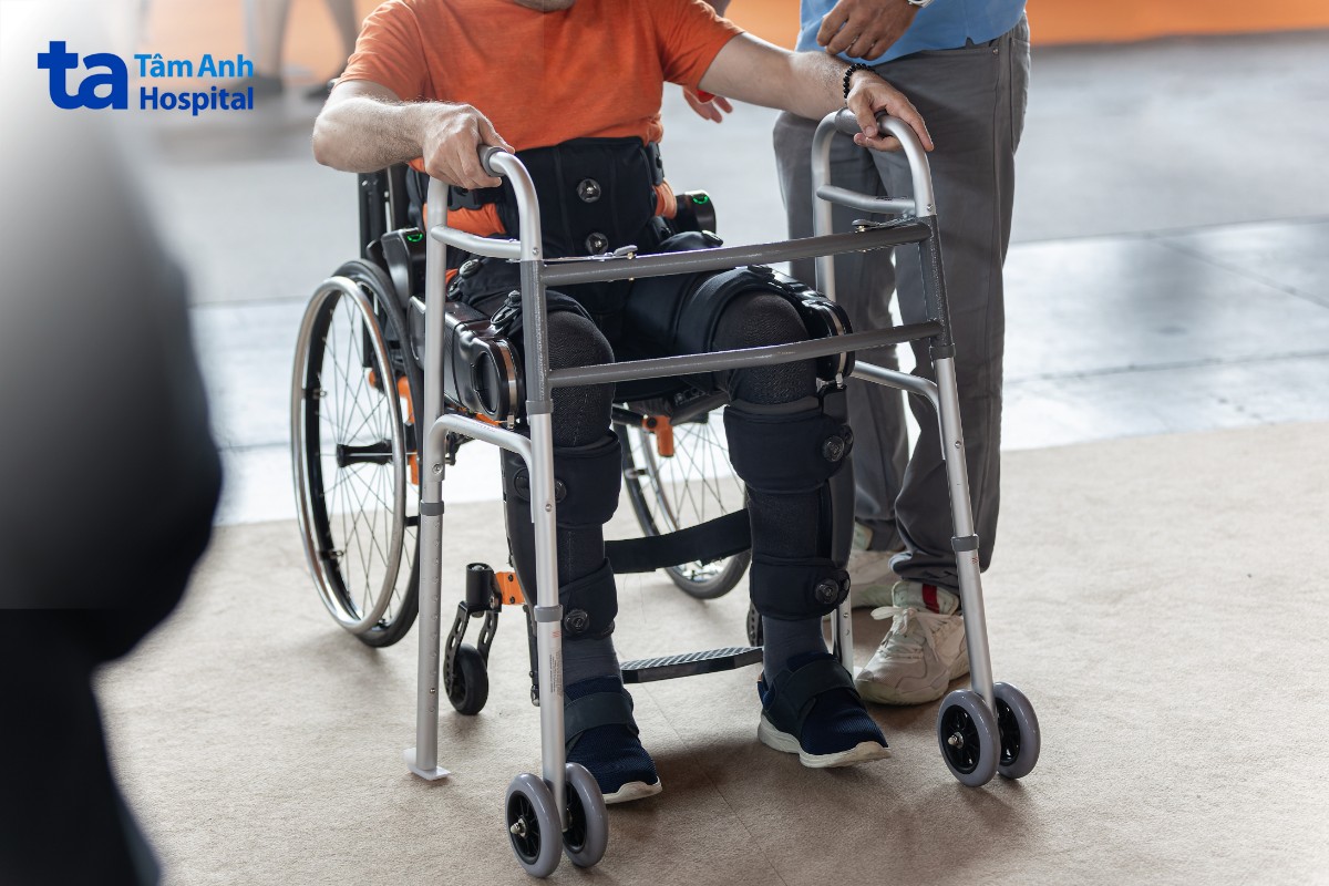 Tổn Thương Chèn Ép Thần Kinh Nghiêm Trọng Có Thể Dẫn Đến Yếu Liệt Chi