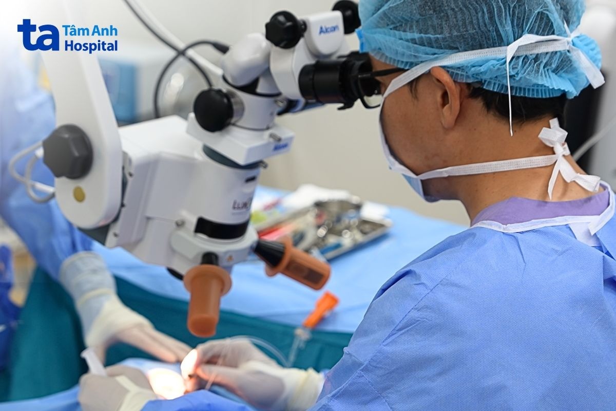 trước khi mổ mắt nên kiêng gì