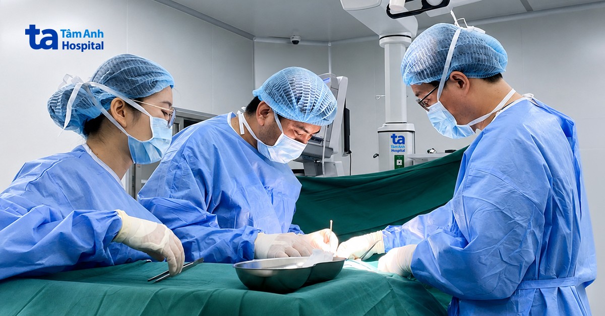 U ác tính ‘mọc’ cạnh u lành tính