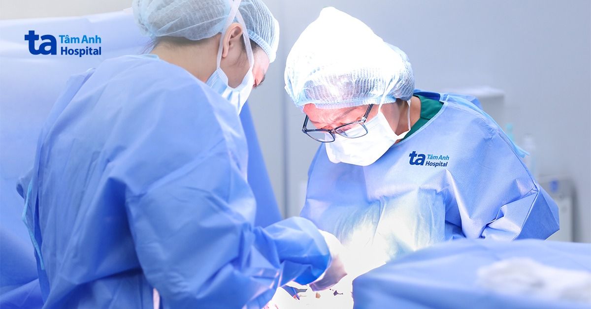 U buồng trứng tiến triển sau mãn kinh