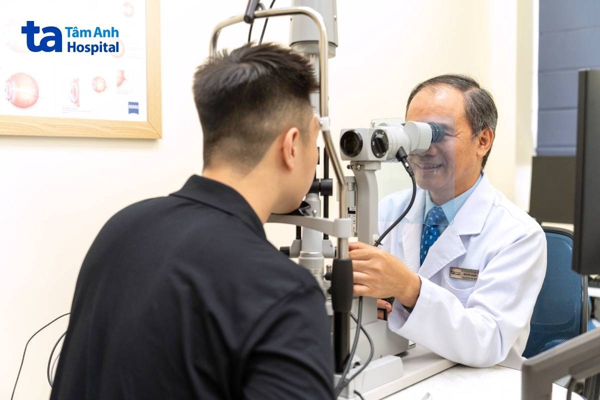 u nang kết mạc​ mắt