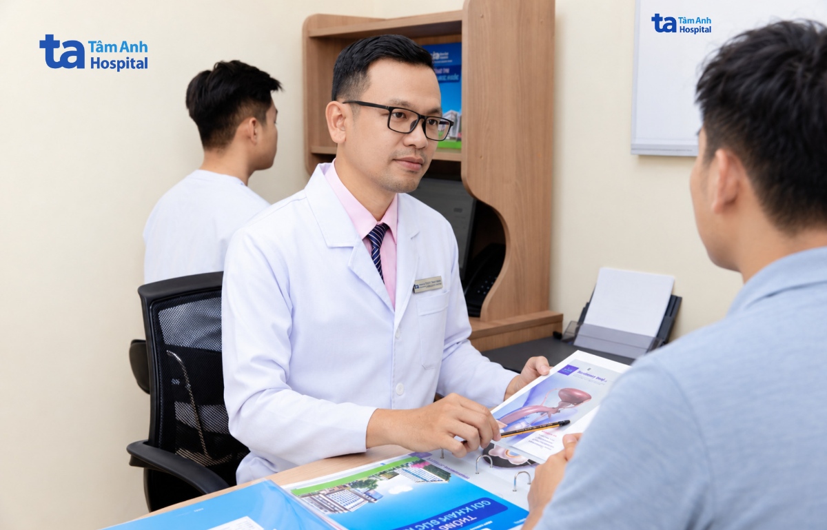 bác sĩ tư vấn điều trị nối ống dẫn tinh cho anh minh