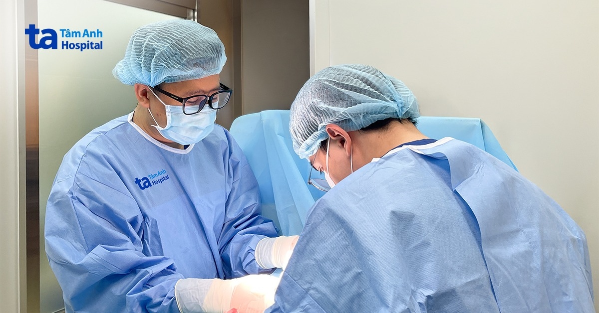 “Cấy” đá phong thủy vào “cậu nhỏ” chữa hiếm muộn