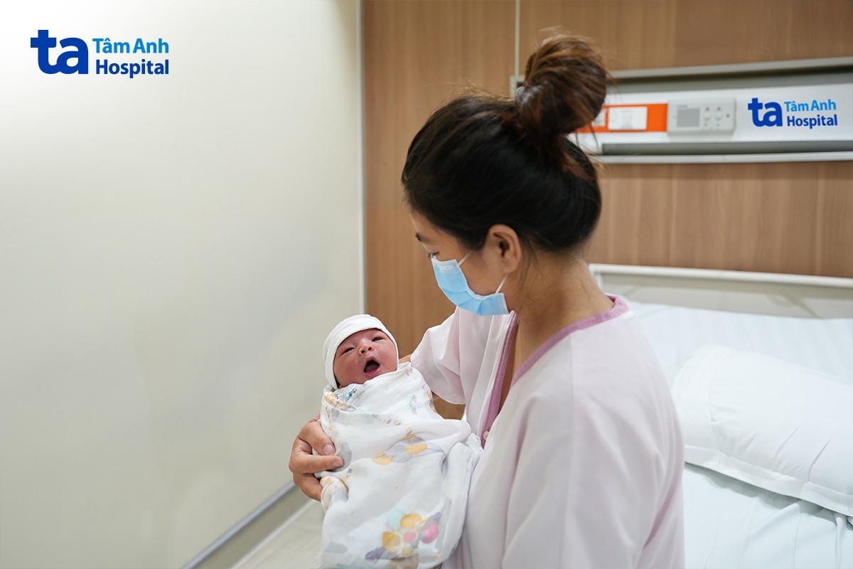 chị phương hạnh phúc đón con trai thứ 5 chào đời khỏe mạnh