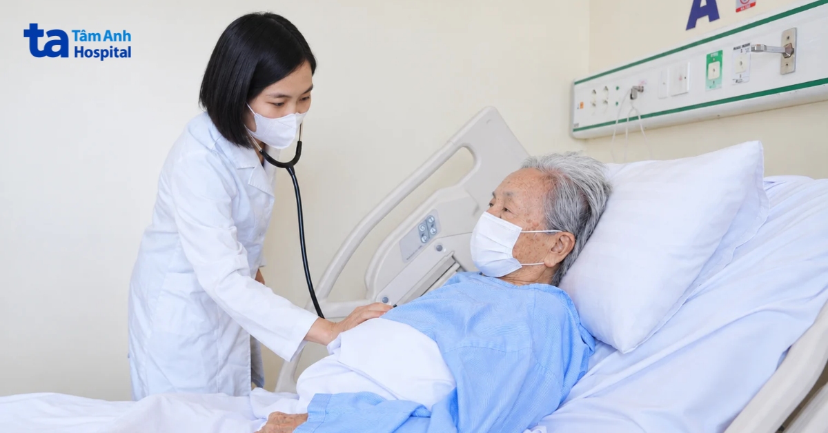Cụ bà 88 tuổi mắc cúm A không sốt cao vẫn suy hô hấp