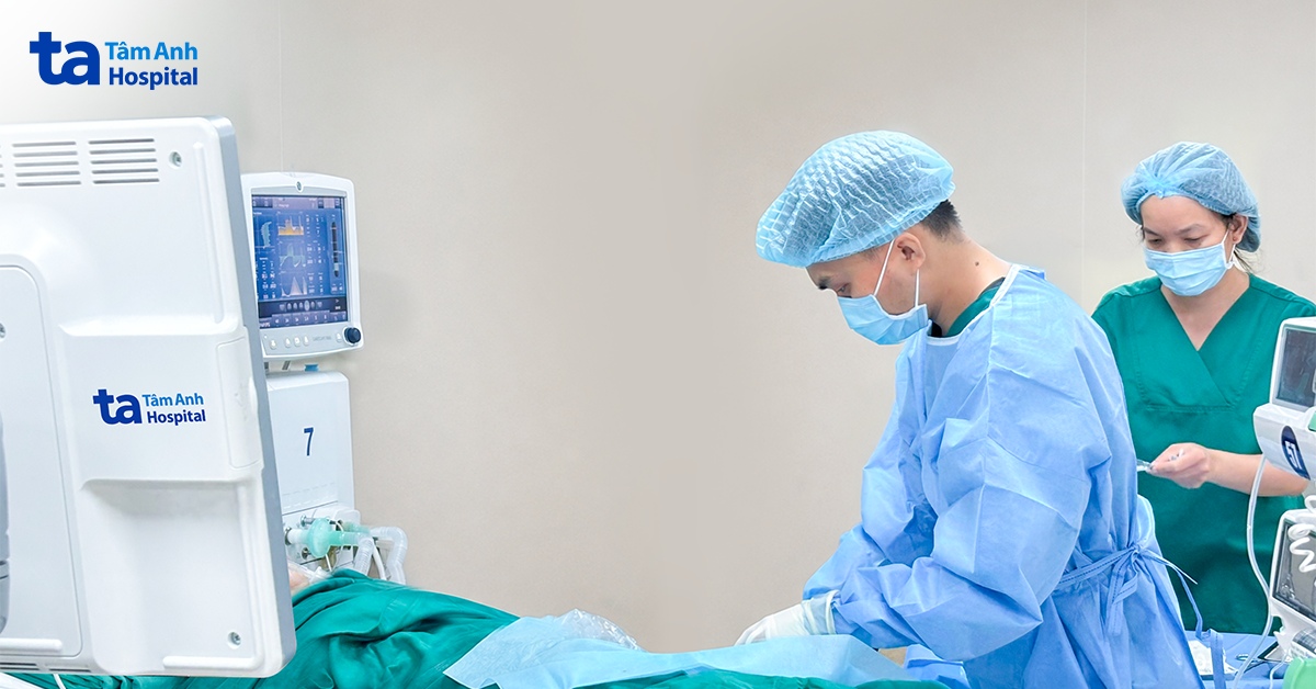 Cụ bà 99 tuổi sốc nhiễm khuẩn, suy hô hấp