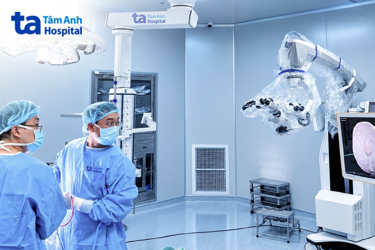 đa tầng công nghệ hỗ trợ bác sĩ trong một ca phẫu thuật não