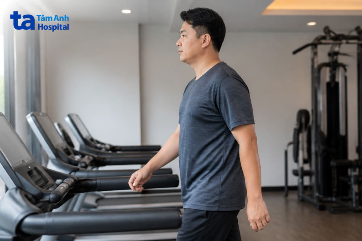 đi bộ nhẹ nhàng sau mổ