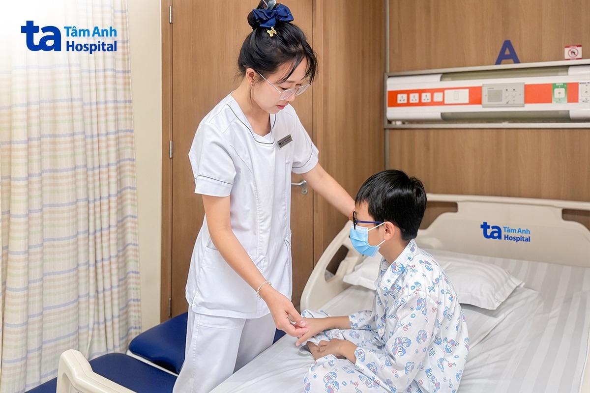 điều dưỡng chăm sóc, kiểm tra sức khỏe
