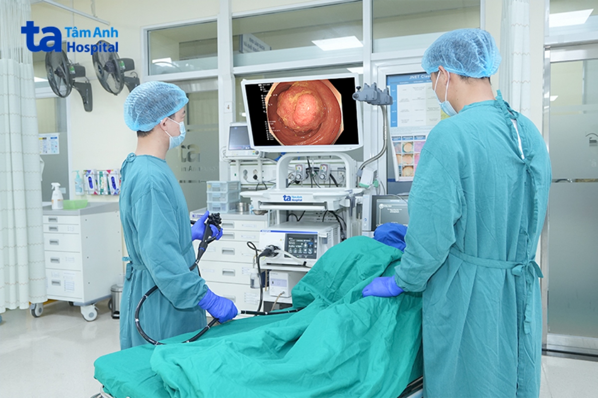 ekip can thiệp cắt polyp