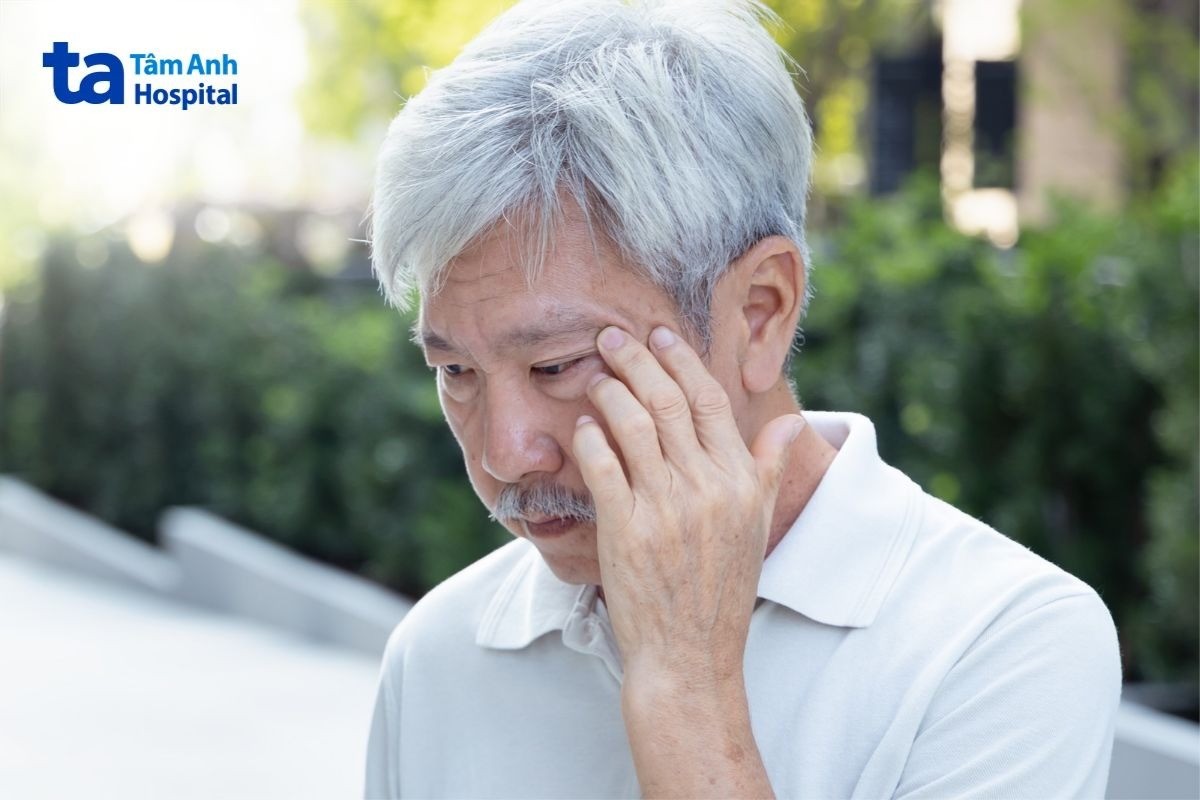 Giác Mạc Mỏng Vùng Rìa Do Thoái Hóa