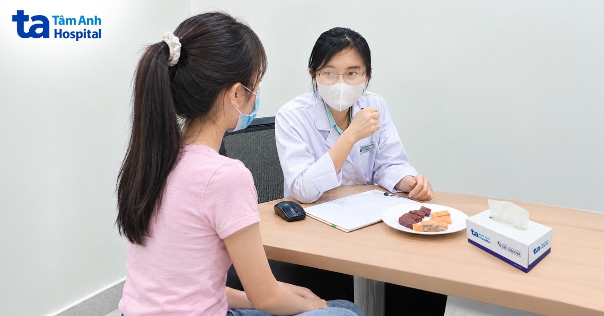 Giảm cân cực đoan, cô gái phát hiện buồng trứng teo nhỏ