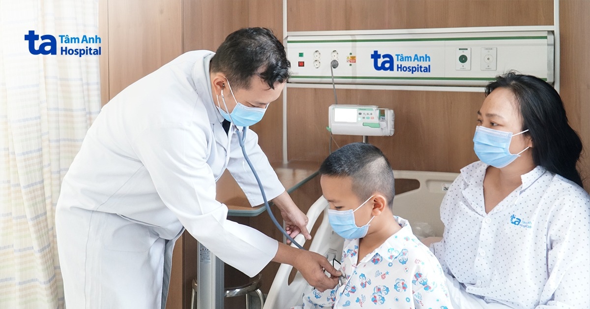 Hai mẹ con lần lượt nhập viện vì cúm A
