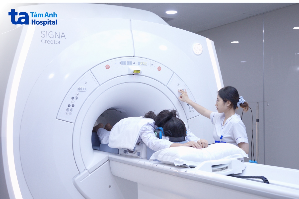 Khách Hàng Chụp Mri Vú