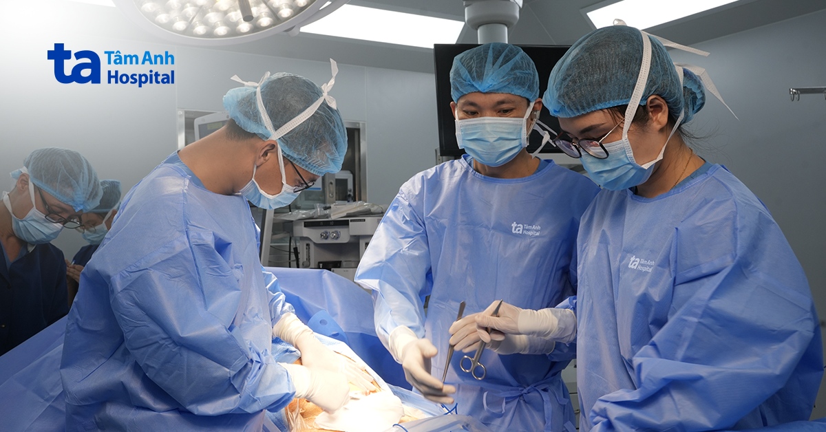 Khâu vòng cổ tử cung, theo dõi giữ thai cho sản phụ tiền sử sinh non
