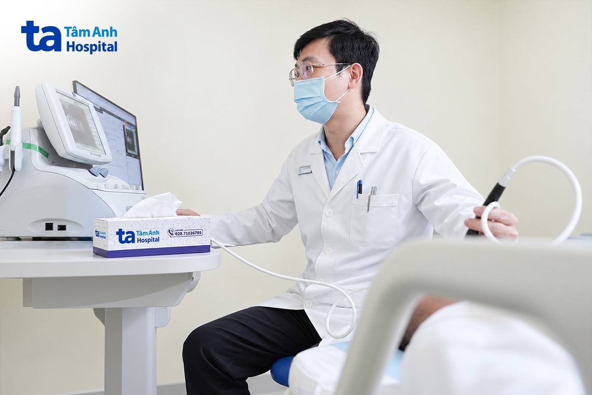 máy siêu âm mắt công nghệ cao hỗ trợ bác sĩ chẩn đoán bệnh