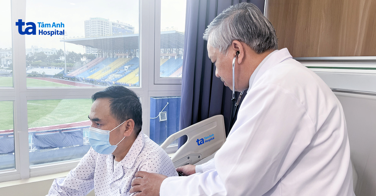 Ngất xỉu phát hiện hẹp nặng mạch máu tim