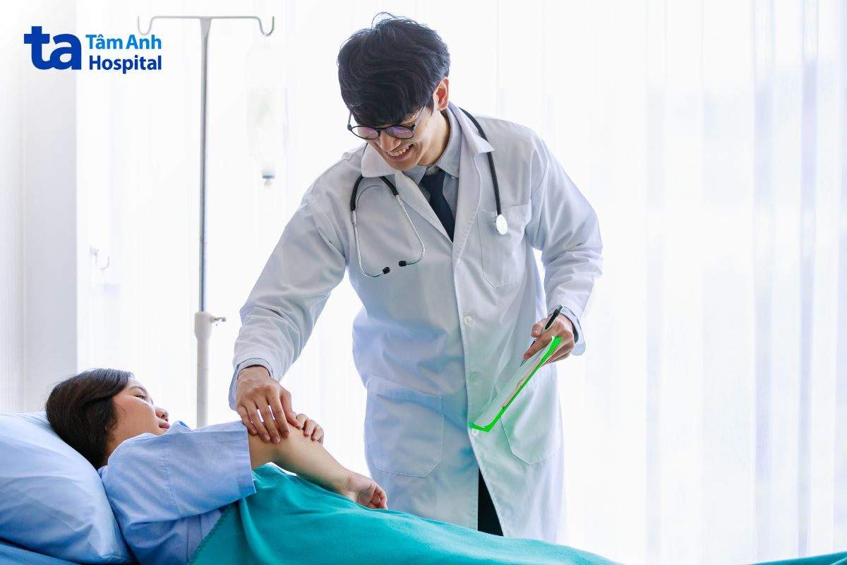 Người Sau Phẫu Thuật Tái Tạo Vú Bằng Vạt Cơ Lưng Rộng Cần Tuân Thủ Hướng Dẫn Tư Thế
