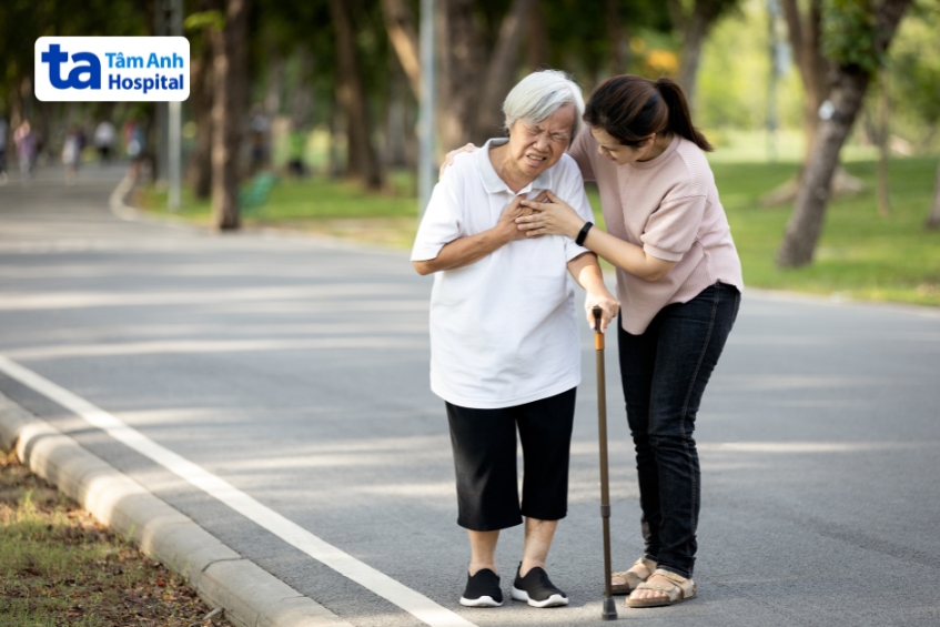 người thuộc nhóm nguy cơ cao hoặc gặp các triệu chứng hô hấp bất thường