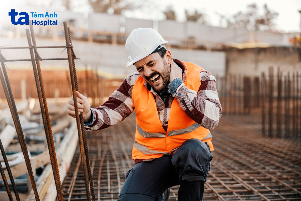 nguyên nhân bóc tách động mạch cảnh