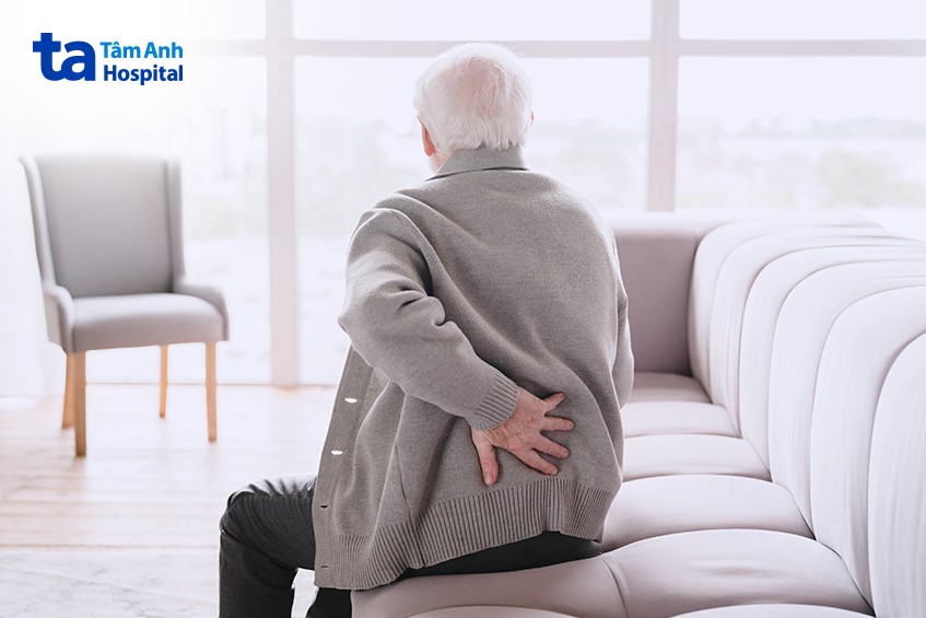 nguyên nhân gây thoái hóa cột sống ở người già