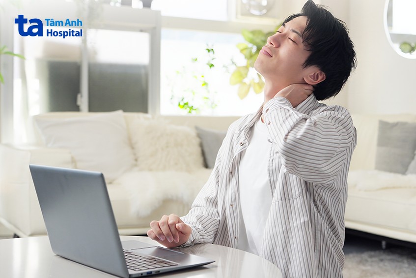 Nguyên Nhân Thoái Hóa Đốt Sống Cổ Ở Người Trẻ