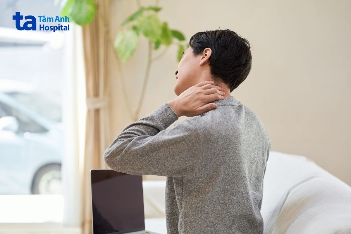 nội soi giải phóng lỗ liên hợp cột sống cổ