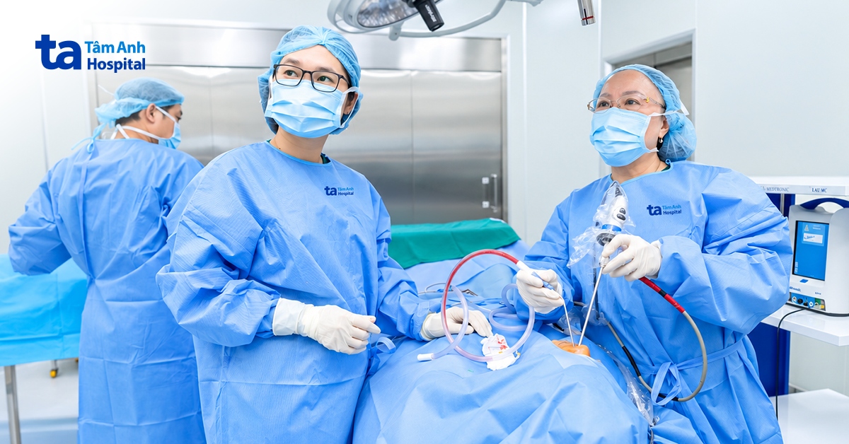 Nghẹt mũi ù tai, phát hiện khối ung thư vòm họng 4 cm