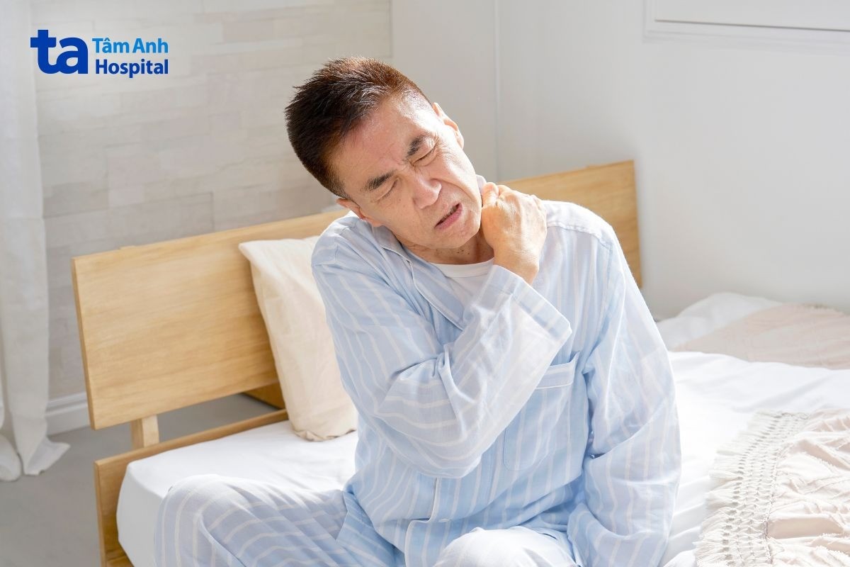 phẫu thuật giải ép lỗ liên hợp cột sống cổ