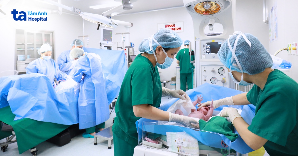 Phôi duy nhất giúp người phụ nữ 42 tuổi làm mẹ