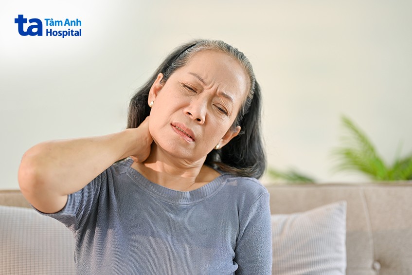 Thoái Hóa Cột Sống Cổ Gây Áp Lực Lên Rễ Thần Kinh