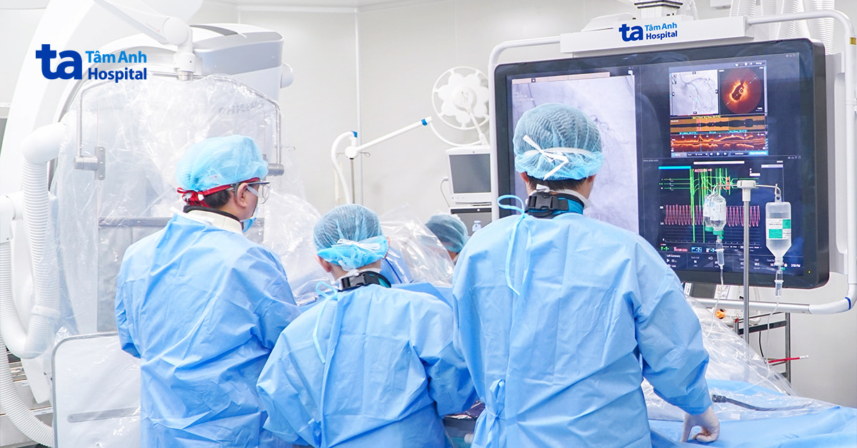 Thông mạch máu tim cho cụ bà 90 tuổi
