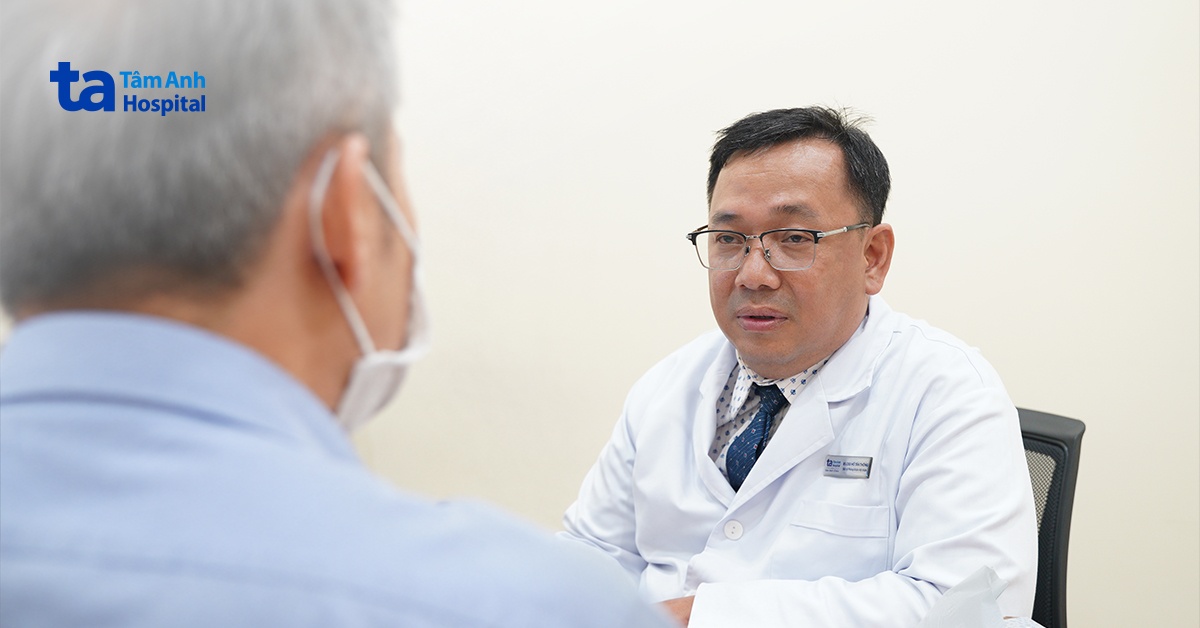 Tiểu bọt như xà phòng, phát hiện bệnh thận mạn giai đoạn 3