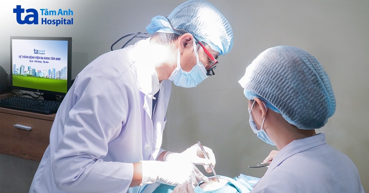 Tưởng mụn nhọt hóa kén thượng bì ở thái dương
