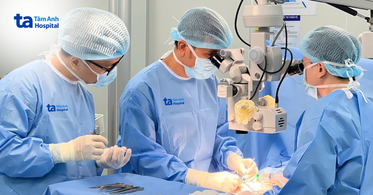 Vi phẫu “2 trong 1” giúp người đàn ông vô sinh có con